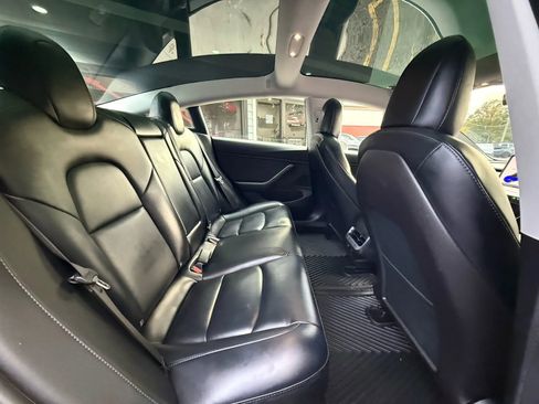 Used 2019 Tesla Model 3 Standard Range Plus image 23