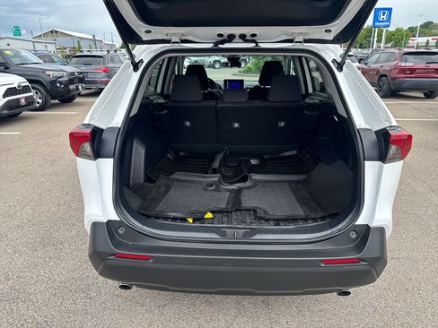 Used 2024 Toyota RAV4 LE AWD/4WD image 7