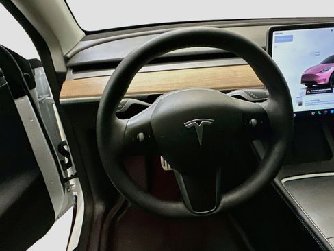 Used 2022 Tesla Model Y Performance AWD/4WD image 17