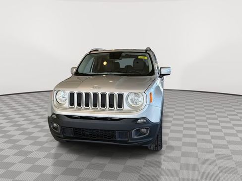 Used 2017 Jeep Renegade Limited image 4