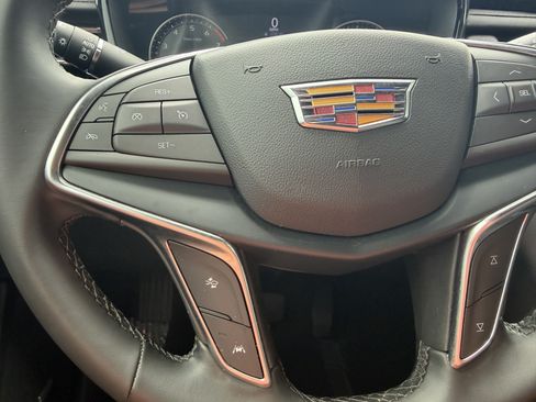 Used 2024 Cadillac XT5 Luxury FWD image 22