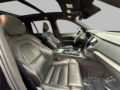 Used 2020 Volvo XC90 T6 R-Design image 14