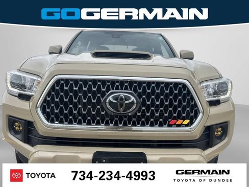 Used 2018 Toyota Tacoma TRD Sport AWD/4WD image 15