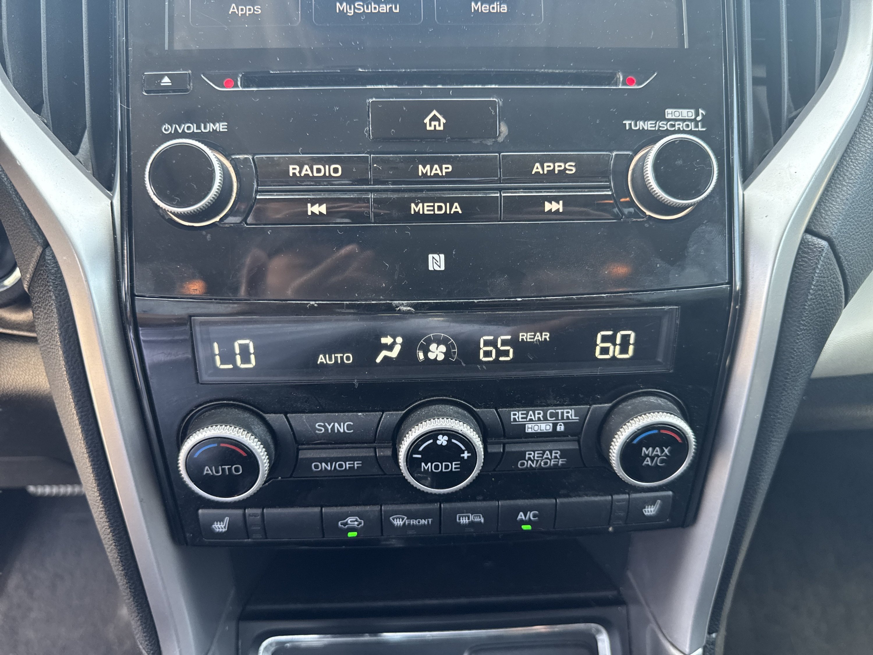 Used 2022 Subaru Ascent Limited w/ Technology Package AWD/4WD image 15