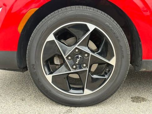 Used 2023 Kia Soul EX image 17