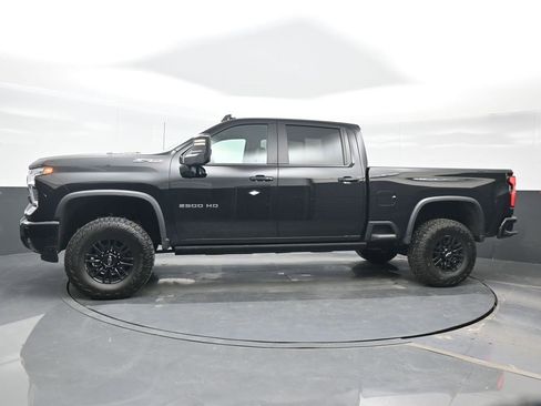 Used 2024 Chevrolet Silverado 2500 ZR2 image 3