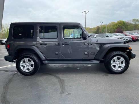 Used 2022 Jeep Wrangler Unlimited Sport AWD/4WD image 5