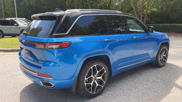 Used 2023 Jeep Grand Cherokee Summit AWD/4WD image 9