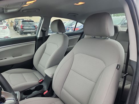 Used 2019 Hyundai Elantra SE FWD image 22