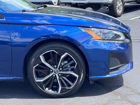 Used 2024 Nissan Altima 2.5 SR FWD image 39