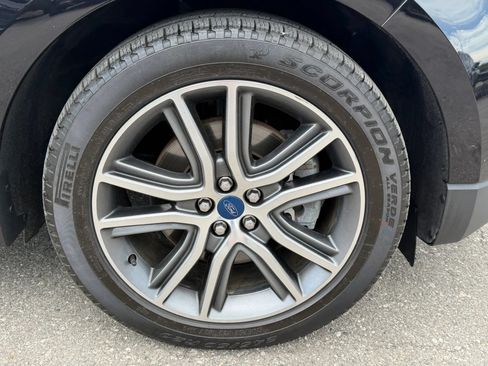Used 2019 Ford Edge Titanium w/ Cold Weather Package AWD/4WD image 13