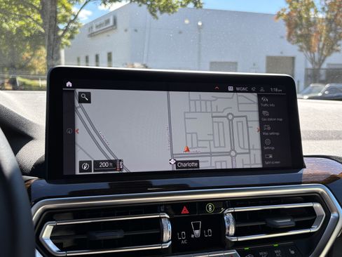 Certified 2025 BMW X4 xDrive30i image 25