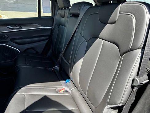 Certified 2026 Jeep Grand Cherokee Limited w/ Limited Altitude Package AWD/4WD image 17
