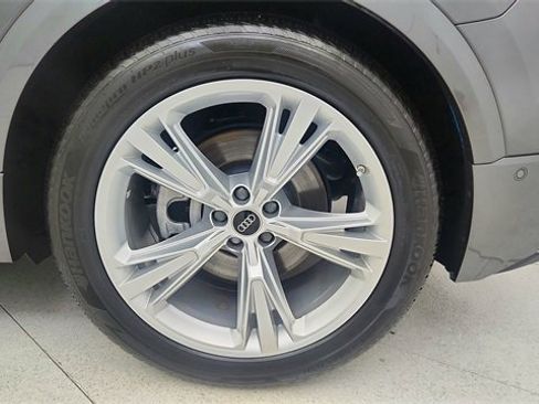 Used 2023 Audi Q8 Prestige w/ Prestige Package image 62