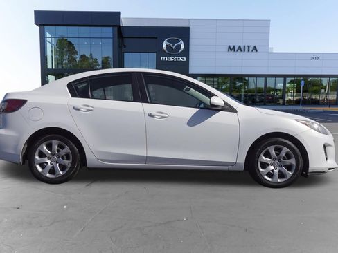 Used 2013 MAZDA MAZDA3 i SV FWD image 2