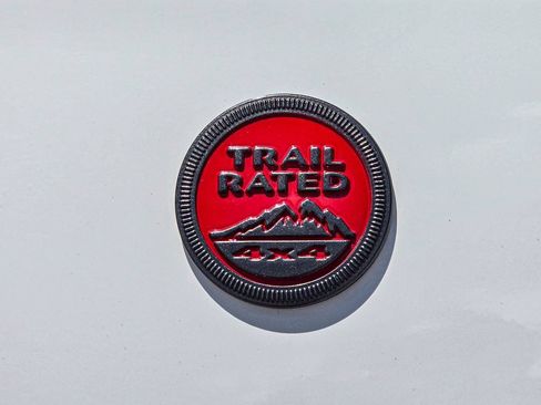 Used 2025 Jeep Compass Trailhawk AWD/4WD image 7