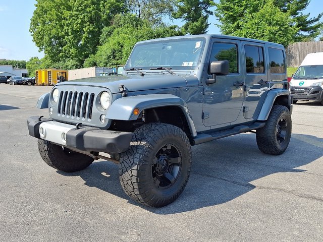 Used 2014 Jeep Wrangler Unlimited Sahara w/ Dual Top Group AWD/4WD image 3