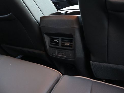 Used 2023 GMC Canyon Denali image 14