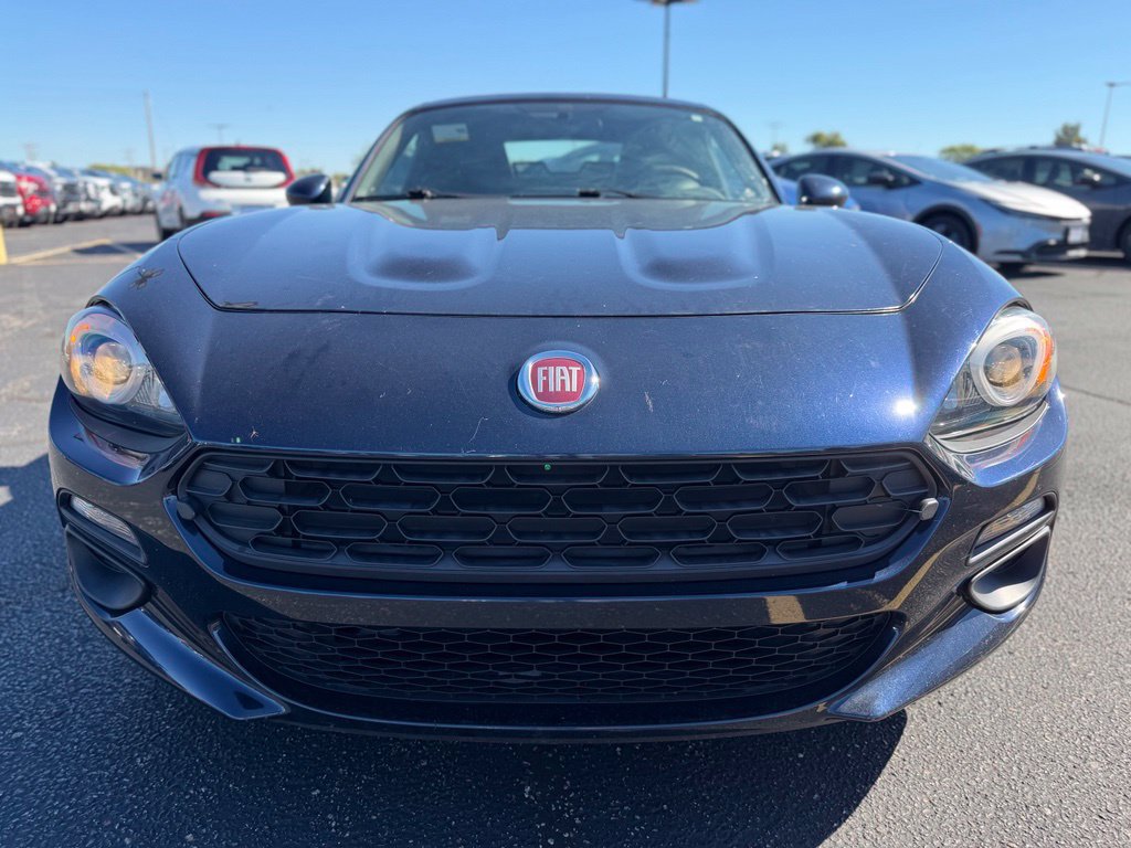 Used 2018 FIAT 124 Spider Classica w/ Technology & Siriusxm Group RWD image 2