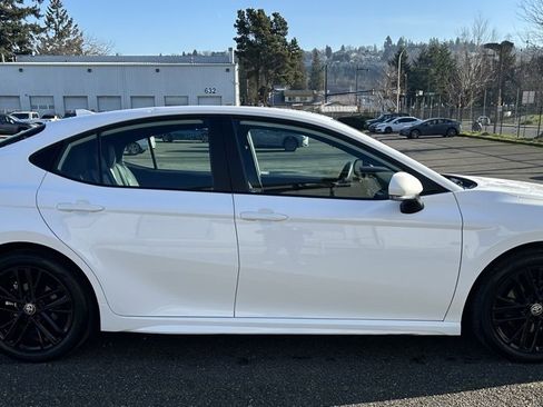 Certified 2025 Toyota Camry SE image 4