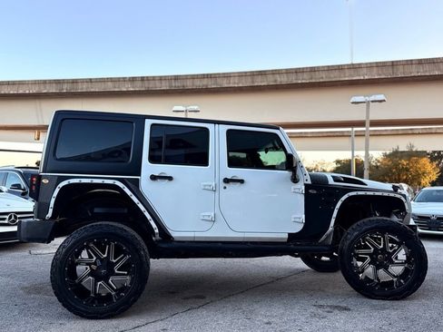 Used 2017 Jeep Wrangler Unlimited Sport image 8