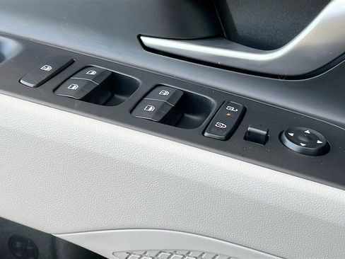 New 2026 Hyundai Elantra Limited FWD image 21