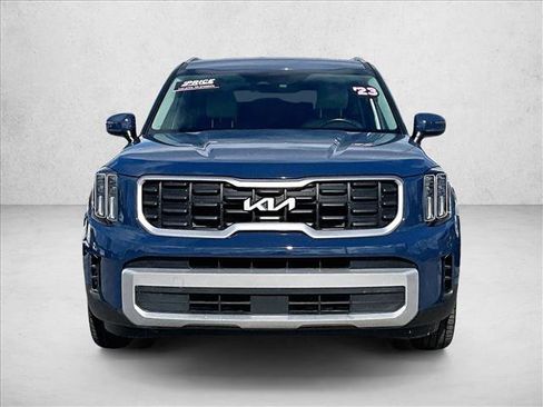 Used 2023 Kia Telluride S image 3