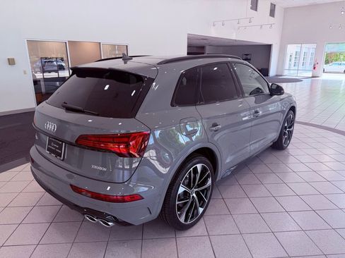 Used 2021 Audi SQ5 Prestige w/ Prestige Package image 19