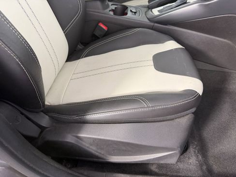 Used 2014 Ford Focus Titanium FWD image 30