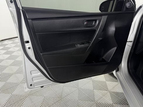 Used 2018 Toyota Corolla L FWD image 10