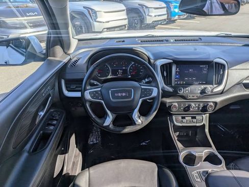 Used 2024 GMC Terrain SLT AWD/4WD image 17