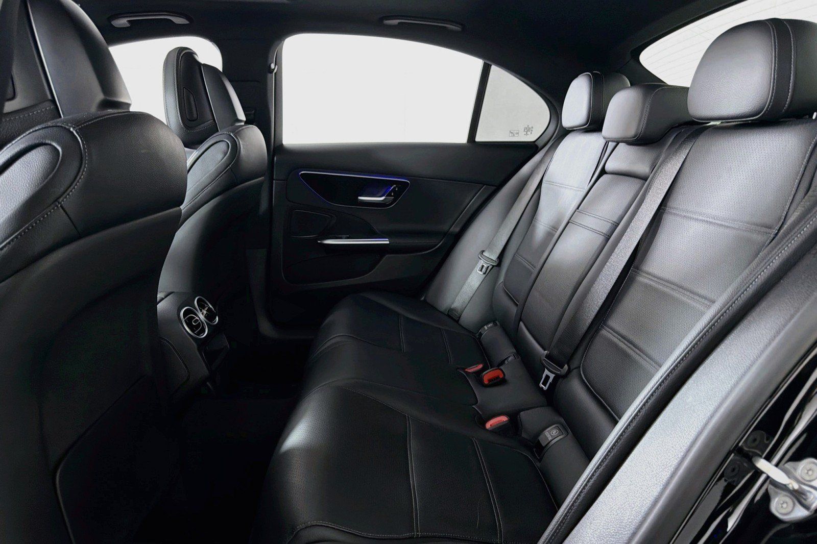Used 2022 Mercedes-Benz C 300 Sedan image 8