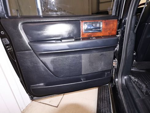 Used 2017 Lincoln Navigator L Select AWD/4WD image 14