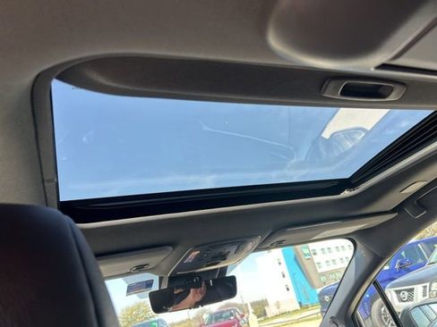 Used 2023 Toyota Sienna Platinum image 16