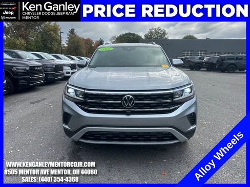 Used 2021 Volkswagen Atlas SEL Premium image 2
