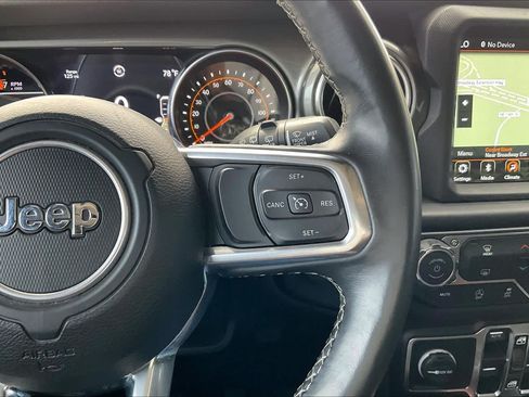 Used 2019 Jeep Wrangler Unlimited Sahara w/ Uconnect 4C Nav & Sound Group AWD/4WD image 23