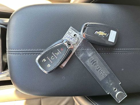 Used 2023 Chevrolet Equinox Premier AWD/4WD image 27