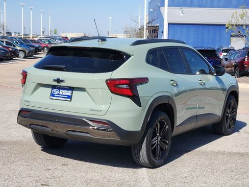 Used 2025 Chevrolet Trax ACTIV w/ Driver Confidence Package image 3