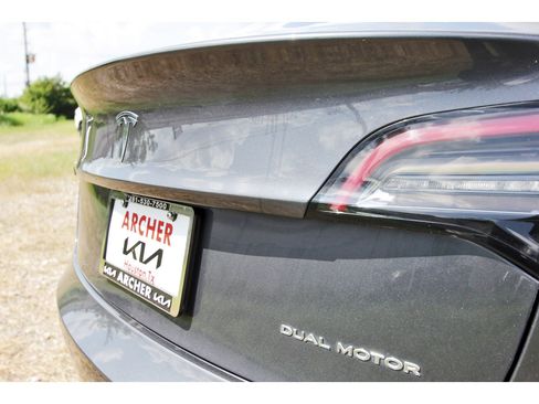 Used 2022 Tesla Model 3 Long Range AWD/4WD image 33