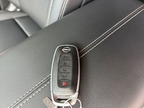 Used 2025 Nissan Murano SV AWD/4WD image 32