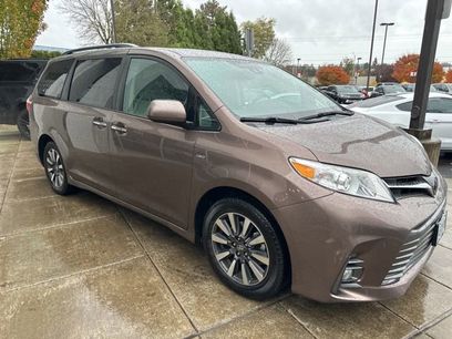 Used 2019 Toyota Sienna XLE w/ XLE Navigation Package