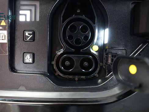 Used 2024 Kia EV9 GT-Line image 10