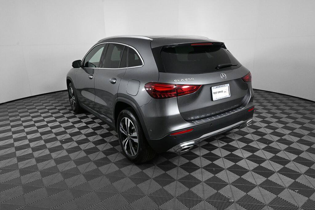Certified 2026 Mercedes-Benz GLA 250 image 4