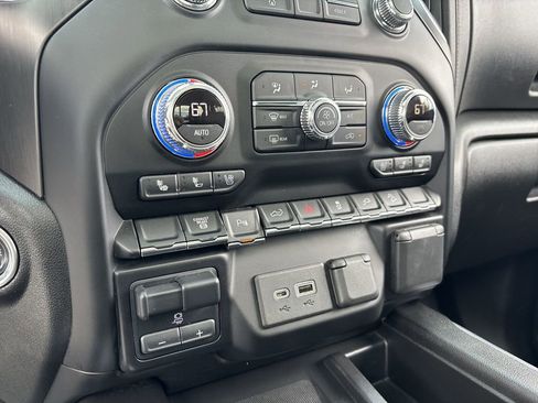 Used 2021 GMC Sierra 3500 AT4 w/ AT4 Preferred Package image 22