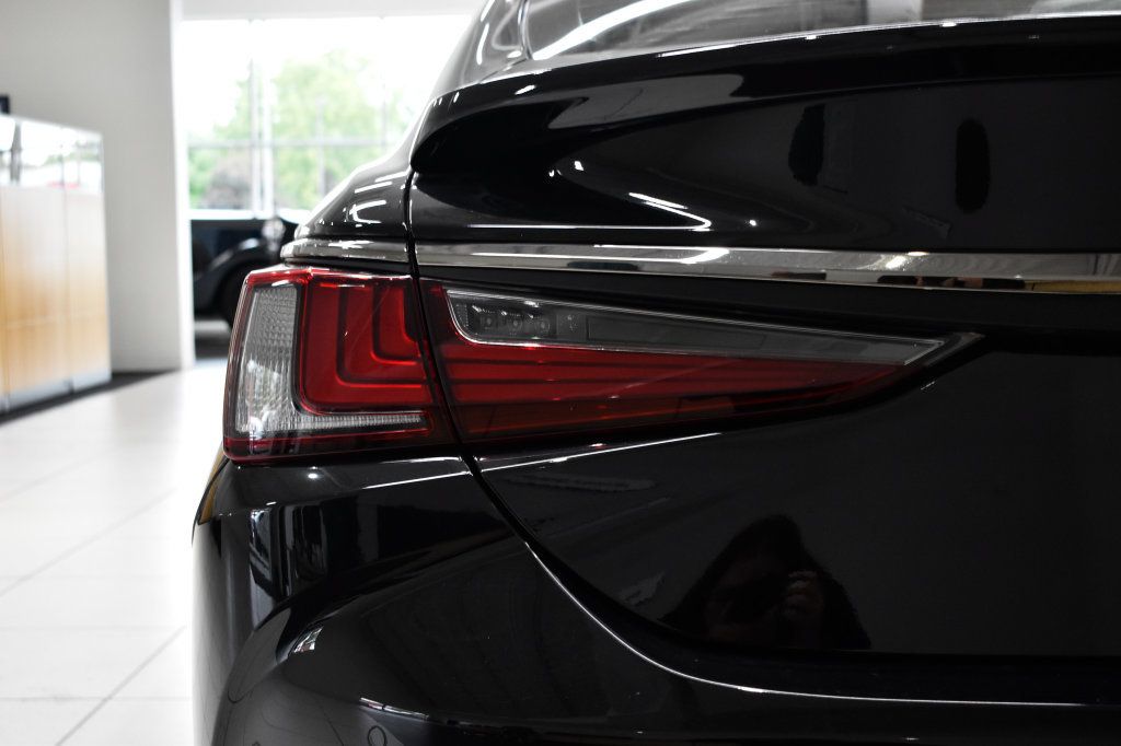 Used 2025 Lexus ES 350 w/ Premium Package FWD image 13