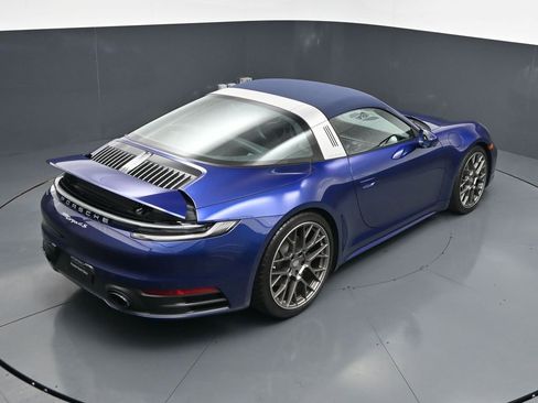 Certified 2024 Porsche 911 Targa 4S w/ Premium Package AWD/4WD image 13