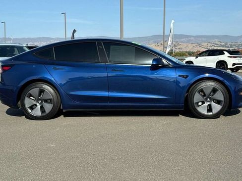 Used 2023 Tesla Model 3 Standard Range RWD image 3