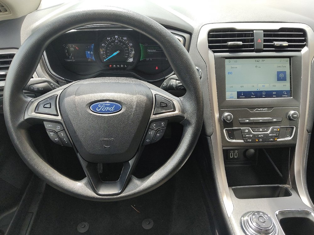 Used 2020 Ford Fusion SE FWD image 22