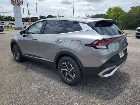 New 2025 Kia Sportage LX image 3