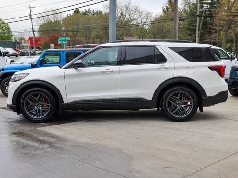 Used 2025 Ford Explorer ST AWD/4WD image 6